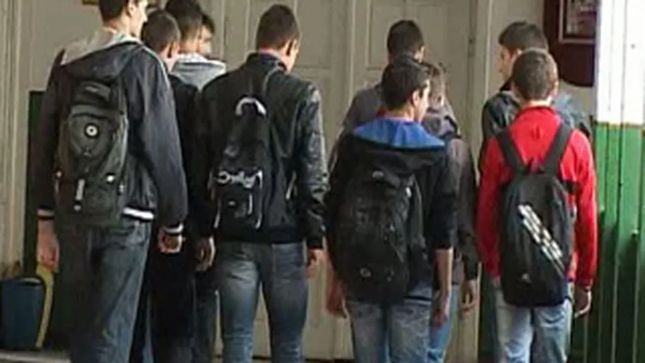 Batut in curtea liceului! Un elev de 16 ani din Sibiu a ajuns la spital dupa ce l-au batut colegii!
