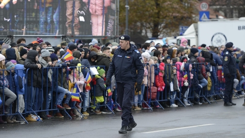 EXCLUSIV. Cine și-a făcut apariția la parada de 1 Decembrie! Cei prezenți au crezut că nu văd bine: ce ținută a purtat