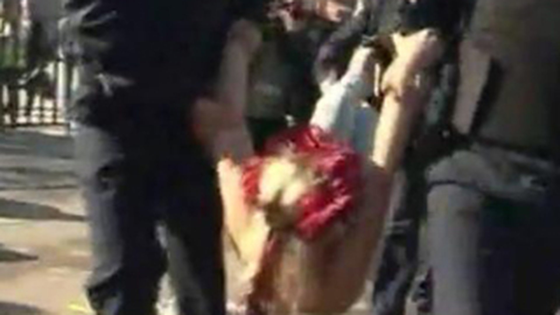 VIDEO Fetele umbla topless in Ucraina!