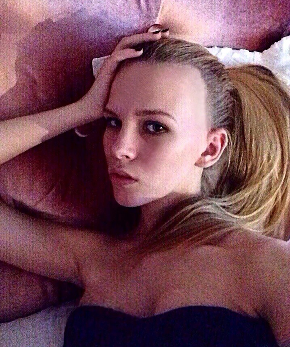 Această tânără are 17 ani, a primit titlul de Miss, dar a plecat în Dubai să îşi vândă virginitatea. Povestea ei e incredibilă
