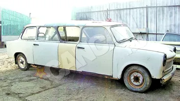 Paul Havrilla a facut din doua masini una de 5,2 metri lungime. Trabantul-limuzina