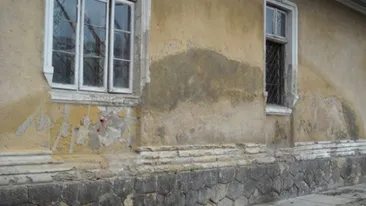 Imagini din celula în care au stat Elena și Nicolae Ceaușescu. Locul unde au fost executați dictatorii