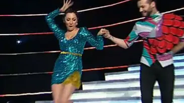 Aparitia de senzatie a Andrei! Sotia lui Maruta, imbracata intr-o rochie mini si incaltata cu tocuri de 15 centimetri!