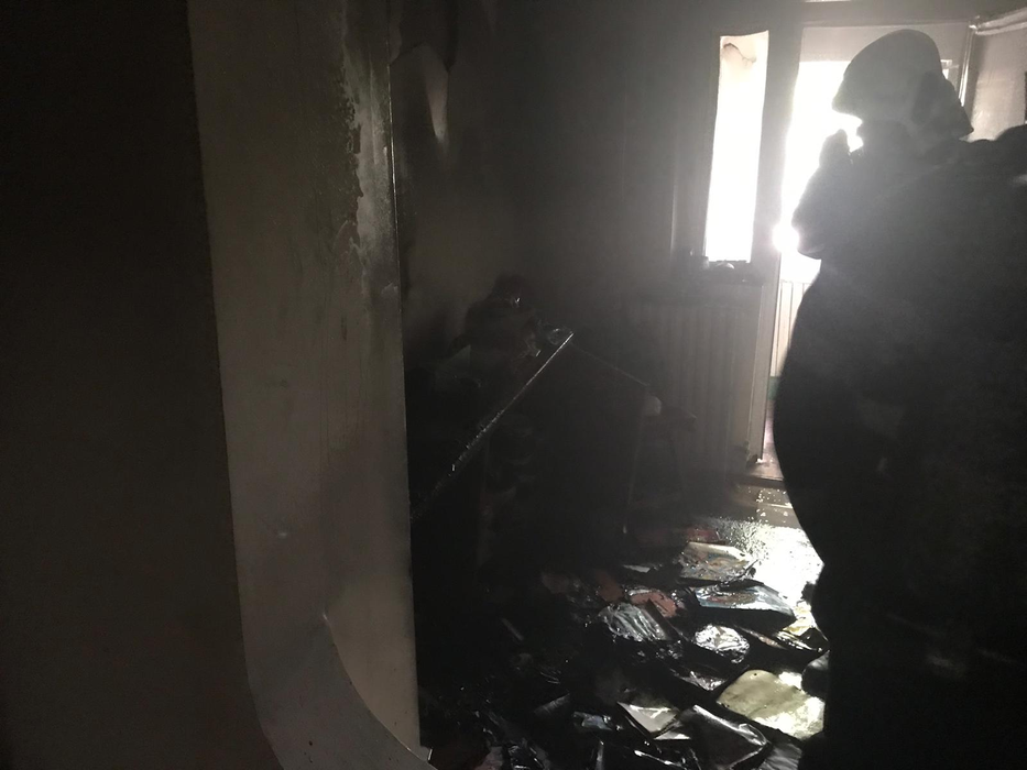 Un număr de 12 persoane au fost evacuate din bloc din cauza Incendiului