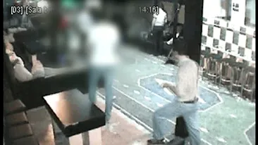 Împuşcături într-un club din Suceava: Un bărbat a tras asupra unor tineri care l-au luat la bătaie
