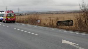 Accident înfiorător în Harghita! Un bărbat a murit, iar altul a fost rănit, după ce s-au răsturnat cu mașina pe un câmp