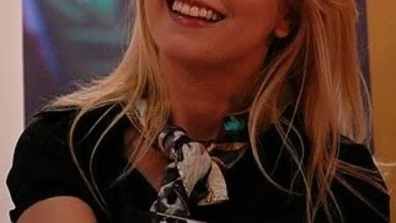 Este însărcinată! SIMONA GHERGHE a anunţat vestea în direct, la emisiunea pe care o prezintă