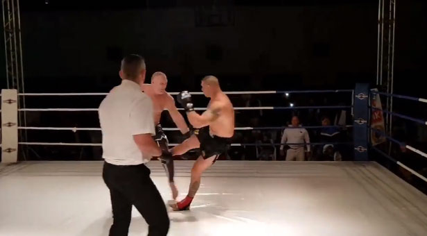 Imagini terifiante. Ce s-a întâmplat la meciul de kick-boxing Tolea Ciumac – Endre. Și-a rupt tibia după câteva secunde! “Am vrut să-l bat, dar nu așa!”