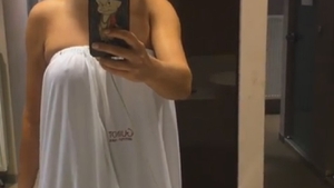 Vica Blochina a făcut show pe masă la ziua Oanei Roman! Cum s-a pozat vedeta