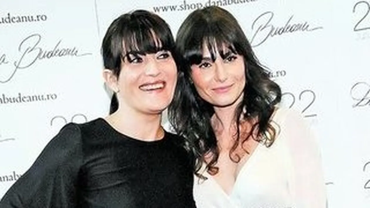 Eveniment cu staif pentru lansarea liniei vestimentare 22 Just Love. Vedete una si una la deschiderea magazinului Danei Budeanu