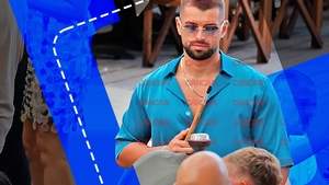 "Frumuşelul" de la Insula iubirii s-a "anturat" la Nuba şi... Îmbrăcat elegant, parfumat, Teo a ieşit la agăţat!