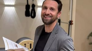 Cum l-au surprins Gabriela Prisăcariu și Tiago pe Dani Oțil, de ziua lui de naștere. Imagini emoționante!