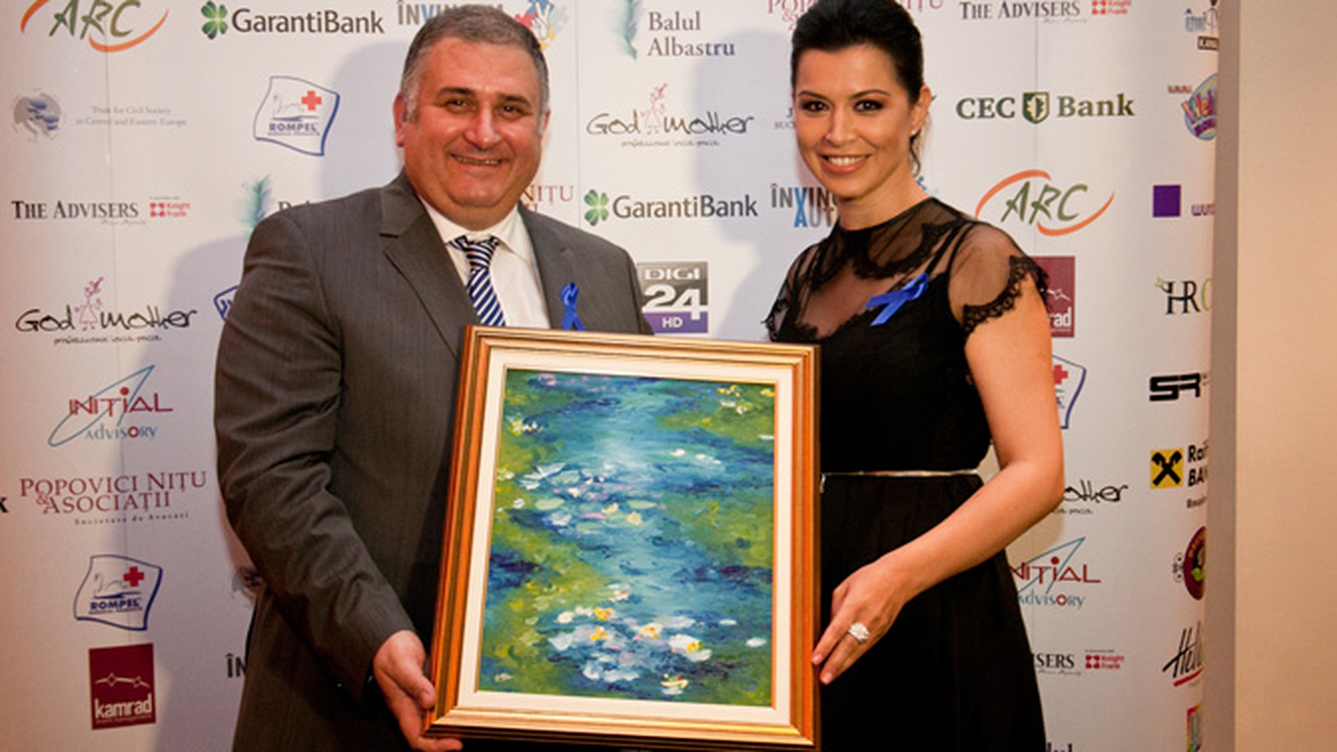 Simona Patruleasa lasa stirile pentru pictura! Are prima expozitie pe 12 iunie!