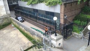 Alertă teroristă la Londra, după găsirea unei maşini suspecte în apropiere de o staţie de metrou