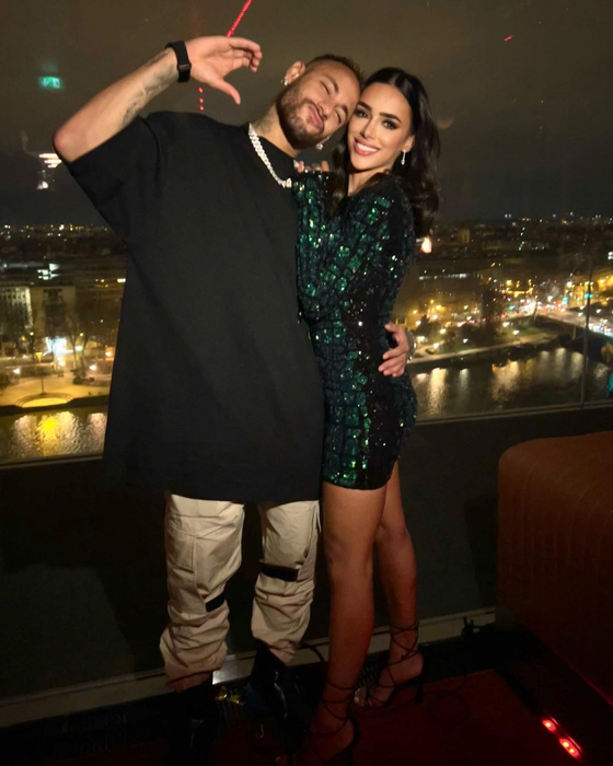 S-a întors la Neymar! Imagini de senzație cu bomba-sexy cu care se iubește starul lui PSG | GALERIE FOTO