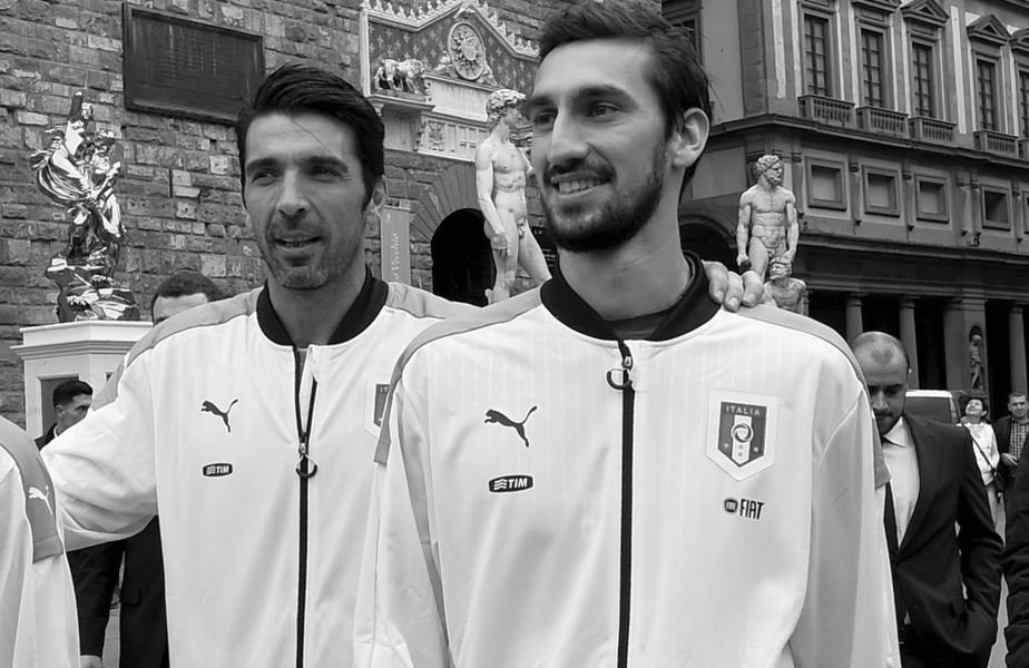 FLORENCE, ITALY - NOVEMBER 09:  (L-R) Manolo Gabbiadini, Gianluigi Buffon and Davide Astori of Italy attend at Palazzo Vecchio on November 9, 2015 in Florence, Italy.  (Photo by Claudio Villa/Getty Images for PUMA)