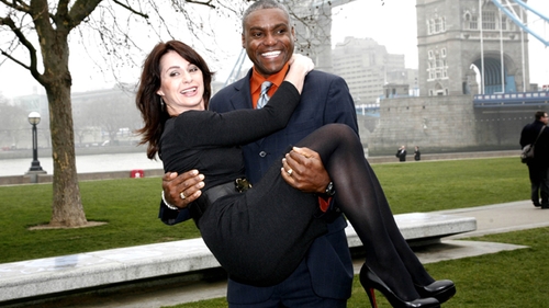 Nadia, in bratele lui lui Carl Lewis la Londra
