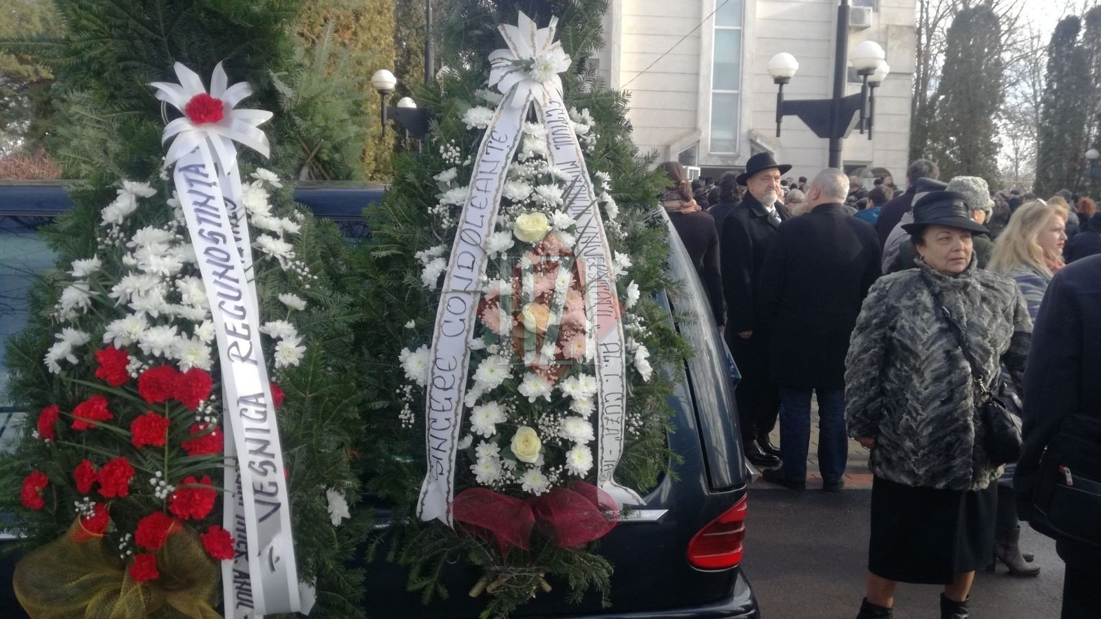 Durere fără margini pentru familia şi prietenii soţilor Maleon! Primele imagini de la înmormântare