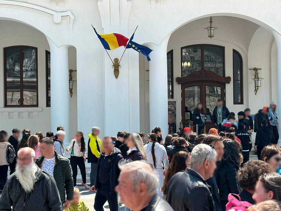 Ce tarife de vizitare sunt la Cazinoul din Constanța? Faleza a devenit neîncăpătoare