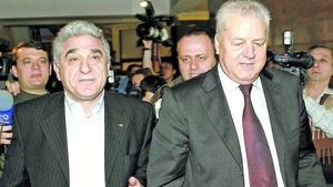 Giovani il hartuieste in Antalya pe "Tata Jean"