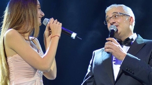 Fata lui Cătălin Crișan s-a angajat la teatrul condus de Alexandru Arșinel! Adolescenta de 17 ani este îndrăgostită de muzică și actorie