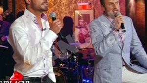 Botezatu s-a apucat de cantat! Face karaoke