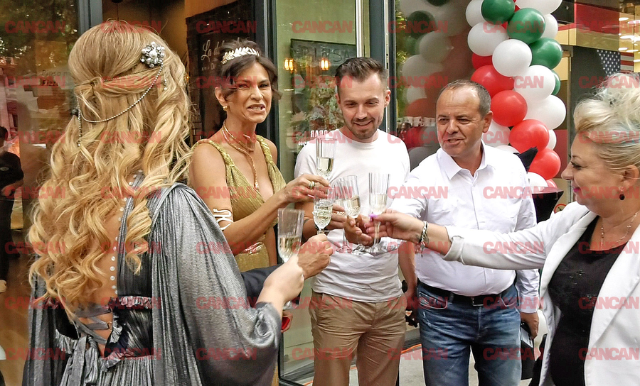 Fosta prezentatoare tv și-a invitat prietenii și asociații la petrecerea inaugurală