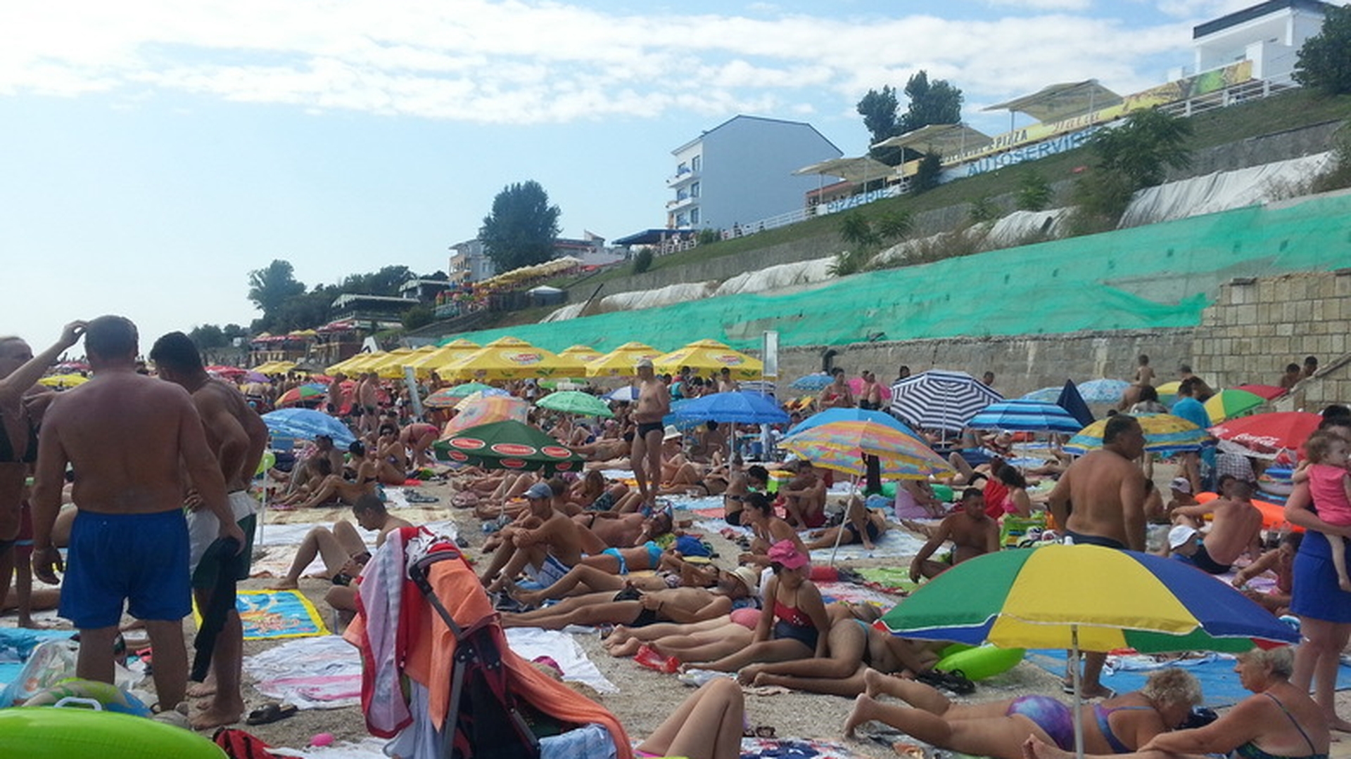 Ce surpriză neplăcută au avut turiștii de la Costinești dimineața, când au vrut să meargă la plajă: "Nu, nu mai era. Trebuie să.."