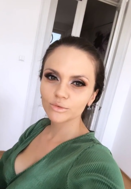 Primele imagini de la nunta Gabrielei Cristea! Cum s-a machiat nașa, Cristina Șișcanu