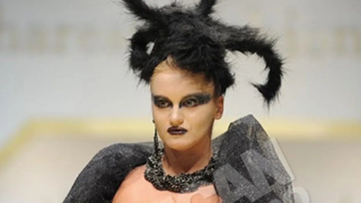 O mai tineti minte? Madalina Barbu, finalista din primul sezon Next Top Model, a prezentat pentru Botezatu la BFW!