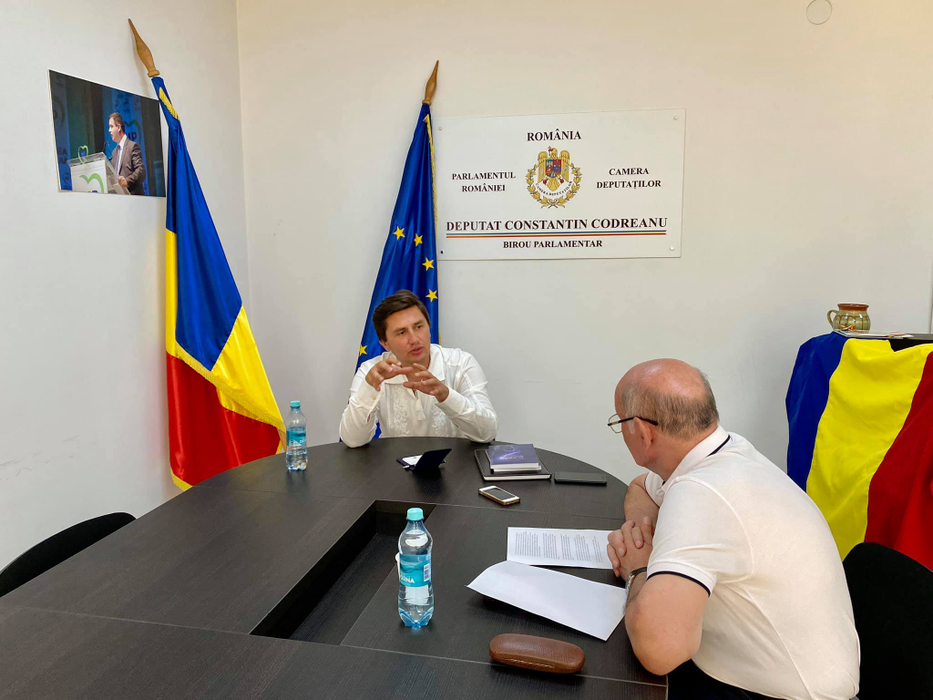 Deputatul Constantin Codreanu, implicat într-un accident în Focșani: “M-am ales cu fracturi și un traumatism cranio-facial” + prima poză după impactul violent