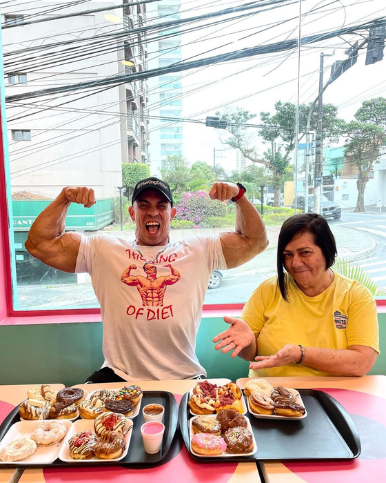 Antrenorul de fitness care mănâncă 100 de ouă pe zi. Foto: Instagram