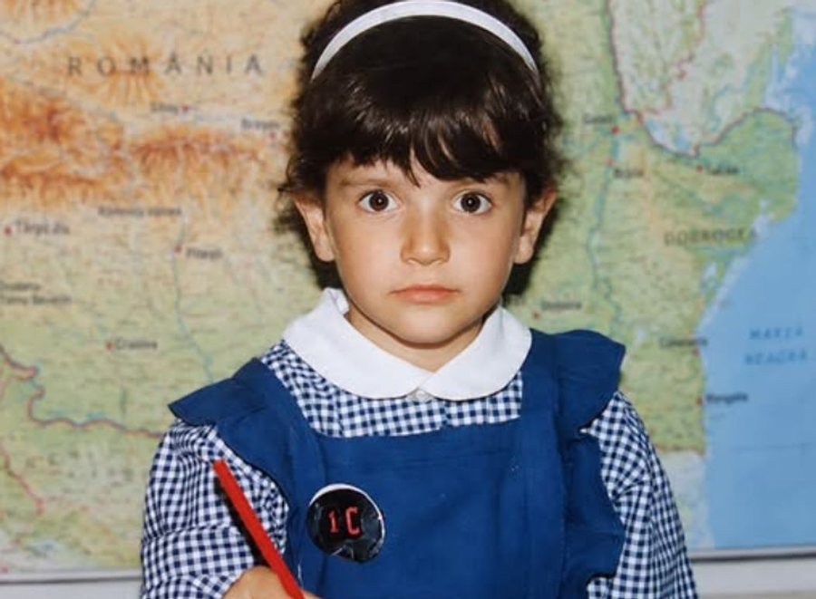 Jamila în prima zi de școală/ sursa foto: Facebook