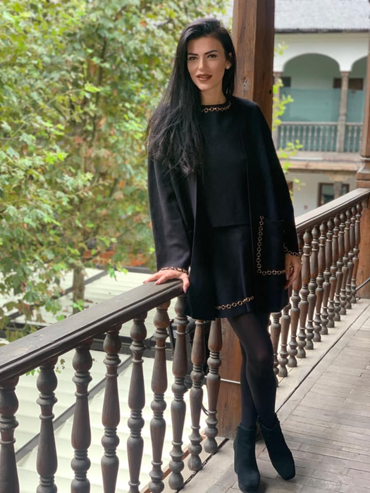 Lavinia a divorțat în secret, la notar, după ce s-a tunat din cap până-n picioare