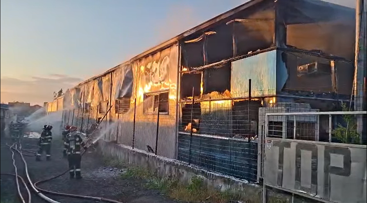 Incendiu la un depozit de anvelope din Bragadiru! A fost trimis mesaj RO-Alert