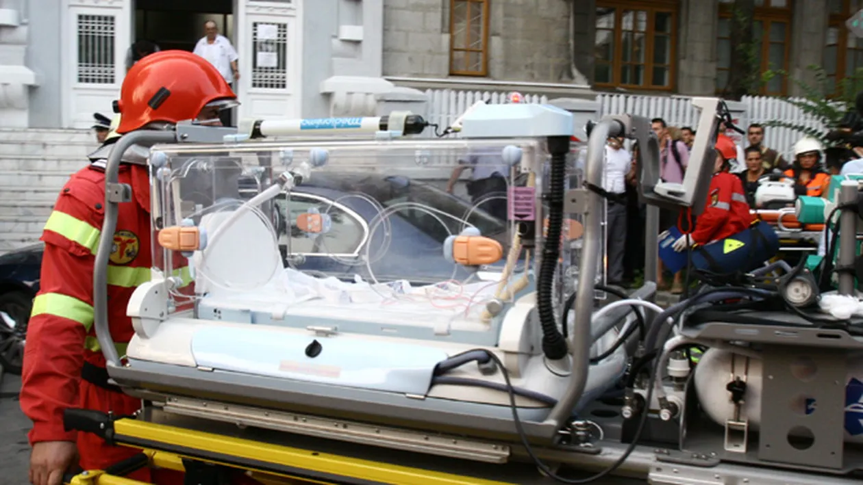 Trei dintre bebelusii care au murit la Maternitatea Giulesti erau pe mese si nu in incubatoare