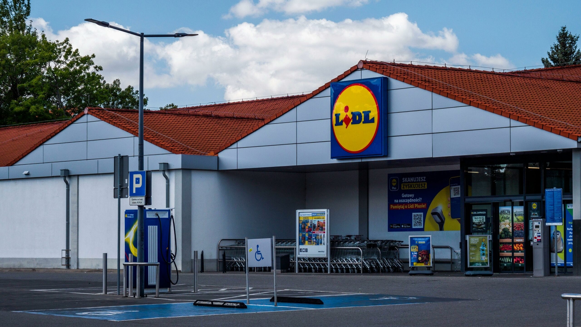 Surpriză majoră pentru clienții Lidl! Ce serviciu vrea compania să introducă în aplicație