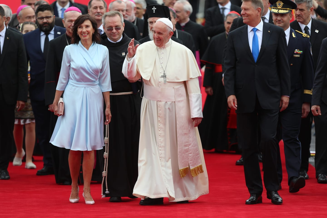 Papa Francisc este în România! Imagini super-exclusive + informații în premieră
