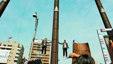 Au levitat 200 de minute