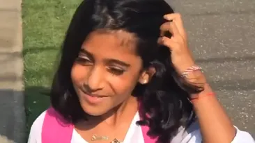 Noi imagini cu Sorina, din America! A început școala și ia lecții de înot