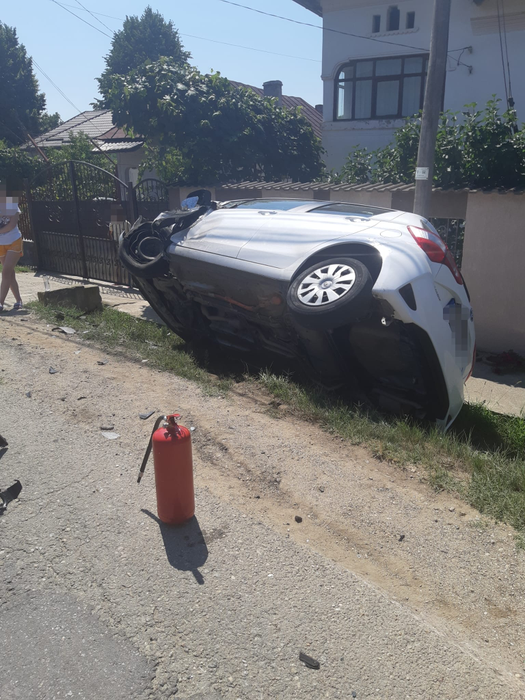 Accident grav în Argeș! Un motociclist a fost spulberat de pe șosea după impact cu două autoturisme