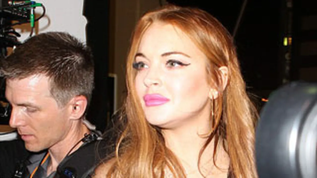 Lindsay Lohan atrage problemele mai ceva ca un magnet! Tocmai a fost interogata de politie pentru furtul unor bijuterii