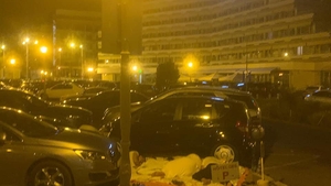 Dormitul pe asfalt, noua ”cazare” în stațiunea Mamaia. Ce au ajuns să facă turiștii de dragului mersului pe litoral