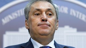 Jurnalistul Cristian Tudor Popescu, avertizează: „Are un moment de pauză mintală. Costache a plătit cu funcţia, ar trebui şi Vela”