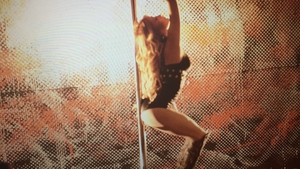 Imagini incendiare! Sylvia a invatat sa danseze la bara