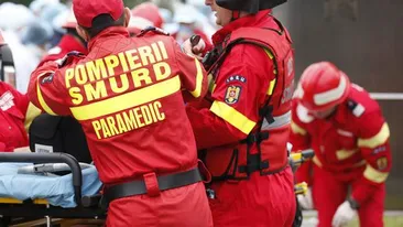 Accident grav în Harghita! Un mort şi trei răniţi, după ce maşina în care se aflau a căzut într-o râpă