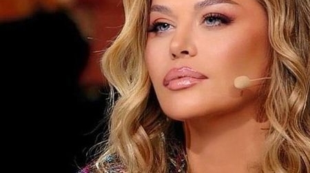 Loredana Groza a găsit secretul tinereţii fără bătrâneţe. Cum se menţine artista într-o formă de invidiat
