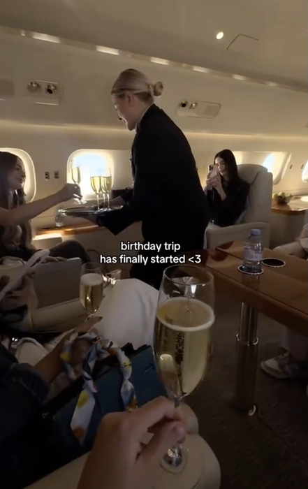 Andreea Bostănică, aroganță de ziua ei de naștere! A sărbătorit la înălțime, într-un avion privat