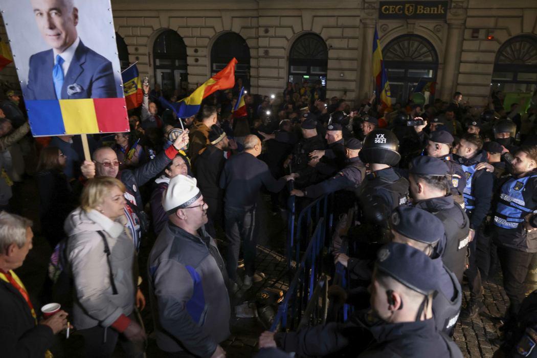 BEC a respins candidatura lui Călin Georgescu! La aflarea veștii, susținătorii lui s-au îmbrâncit cu jandarmii