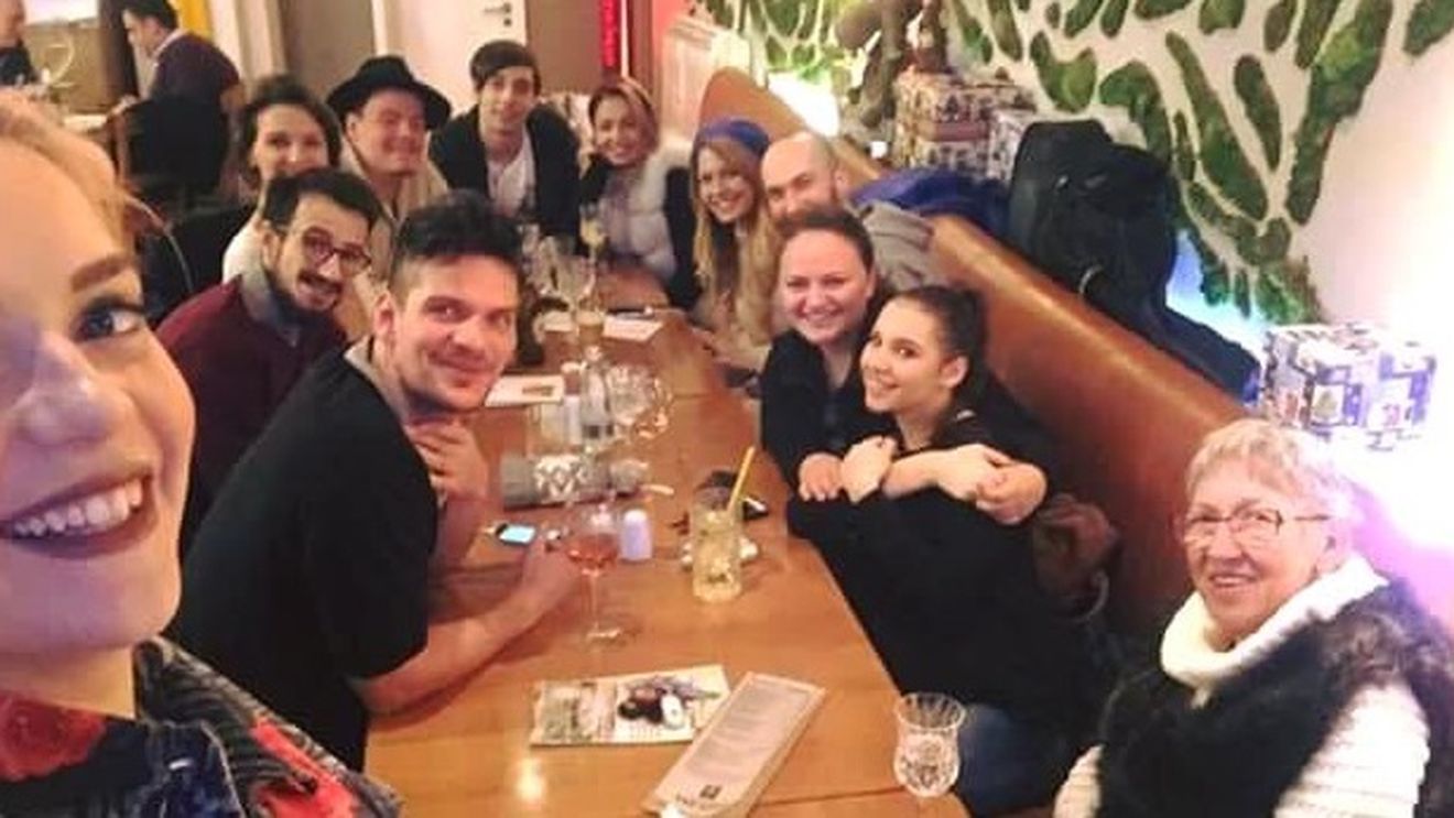 Tudor Chirilă şi-a scos elevii de la ”Vocea României” la o masă în oraş! Când au cerut nota de plată au avut un şoc când au văzut ce sumă era trecută pe bon